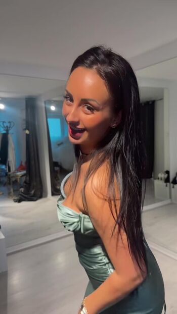 Full leaked Sandra baratier tiktokeuse private onlyfans photo