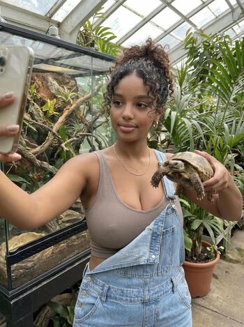 Full leaked Sansa green private onlyfans photo