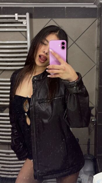 Full leaked Santikidou x private onlyfans photo