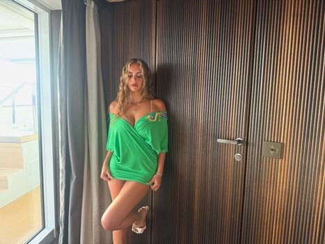 Full leaked Sarabella harris page private onlyfans photo