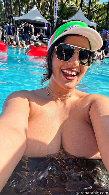 Full leaked Sarah arabic page private onlyfans photo