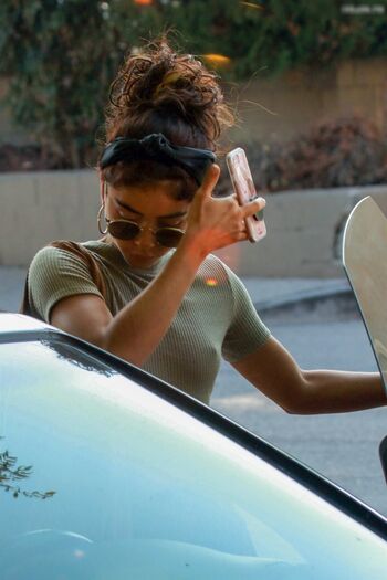 Full leaked Sarah hyland private onlyfans photo