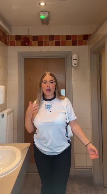 Full leaked Sarahlightx private onlyfans photo