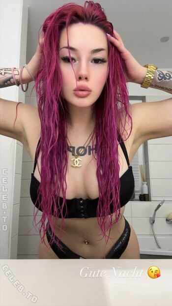 Full leaked Sarahmelek private onlyfans photo