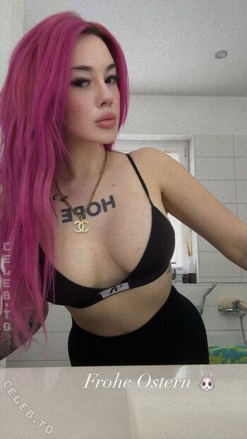 Full leaked Sarahmelek private onlyfans photo