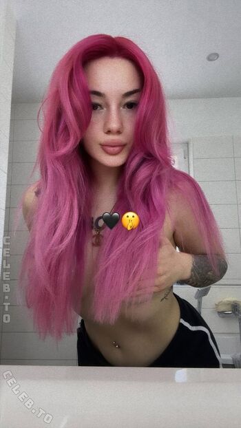 Full leaked Sarahmelek private onlyfans photo
