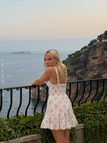 Full leaked Sarahtoninx private onlyfans photo