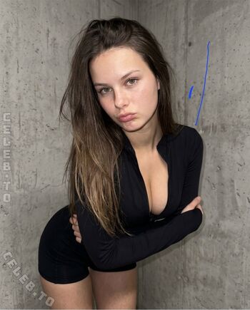 Full leaked Saraklein page private onlyfans photo