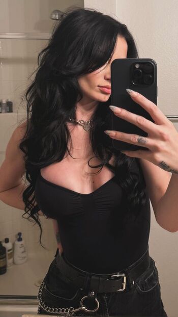 Full leaked Saraya bevis page private onlyfans photo