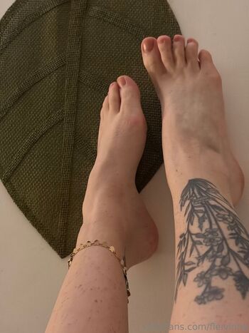 Full leaked Aly michalka/ private onlyfans photo