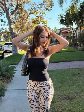 Full leaked Sasha emiri private onlyfans photo