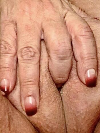 Full leaked Sassybrunette private onlyfans photo