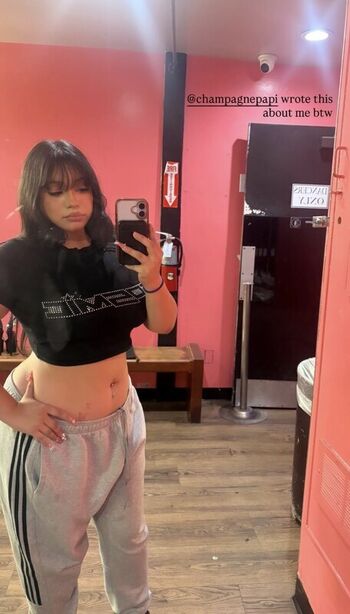 Full leaked Saucyysuzzy private onlyfans photo
