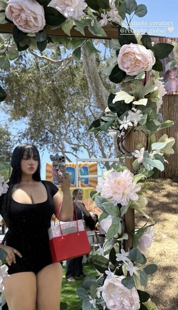 Full leaked Saucyysuzzy private onlyfans photo