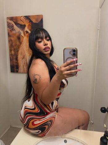 Full leaked Saucyysuzzy private onlyfans photo