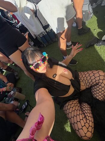Full leaked Saucyysuzzy private onlyfans photo