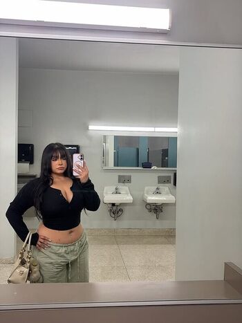 saucyysuzzy