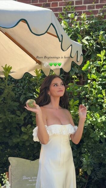 Full leaked Selena gomez  page private onlyfans photo