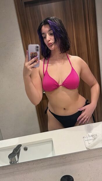 Full leaked Senadeska private onlyfans photo