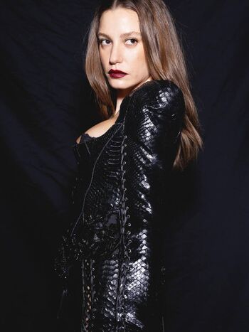 Serenay Sarıkaya