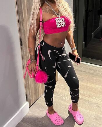 Full leaked Sexxy red  page private onlyfans photo