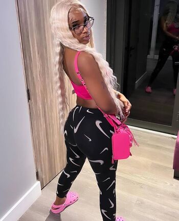 Full leaked Sexxy red  page private onlyfans photo