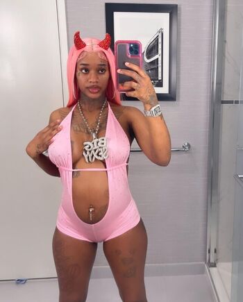 Full leaked Sexxy red  page private onlyfans photo