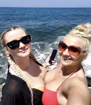 Full leaked Sexy young mom private onlyfans photo