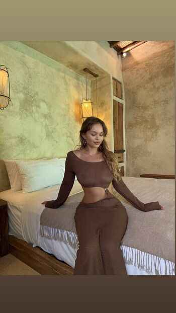 Full leaked Seylark private onlyfans photo