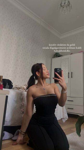 Full leaked Seymaugurr page private onlyfans photo