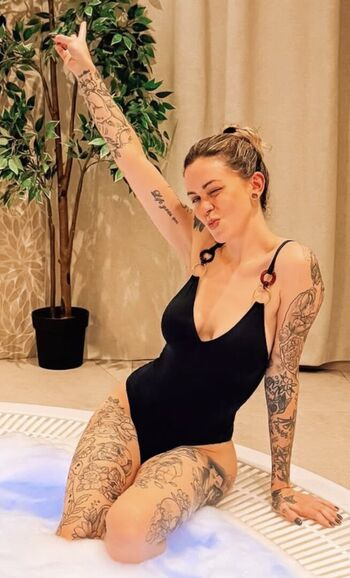 Full leaked Shadesoflola private onlyfans photo