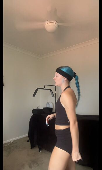 Shae Evans / YEETFEET