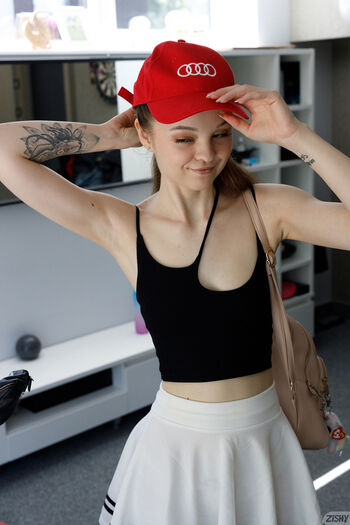 Full leaked Nickimmm/ private onlyfans photo