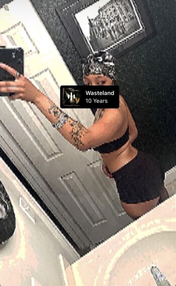 Full leaked Sheworeblacktoo private onlyfans photo