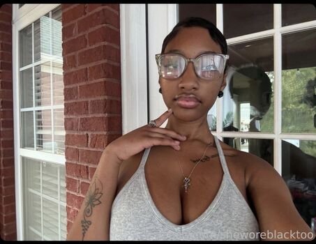 Full leaked Sheworeblacktoo private onlyfans photo
