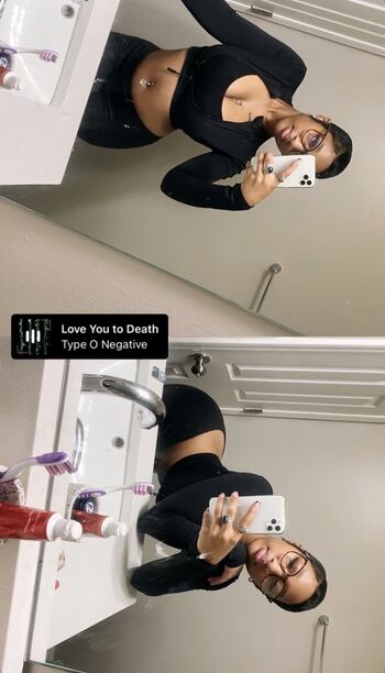 Full leaked Sheworeblacktoo private onlyfans photo
