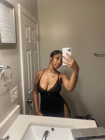 Full leaked Sheworeblacktoo private onlyfans photo