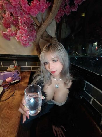 Full leaked Shichineesan page private onlyfans photo