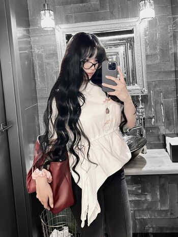 Full leaked Shini waifu private onlyfans photo