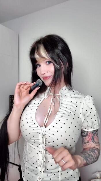 Full leaked Shini waifu private onlyfans photo