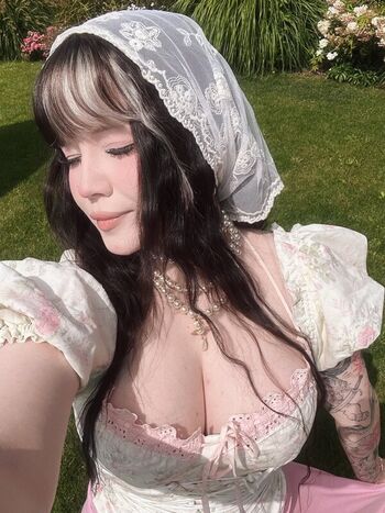 Full leaked Shini waifu private onlyfans photo
