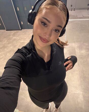 Full leaked Shirooai private onlyfans photo