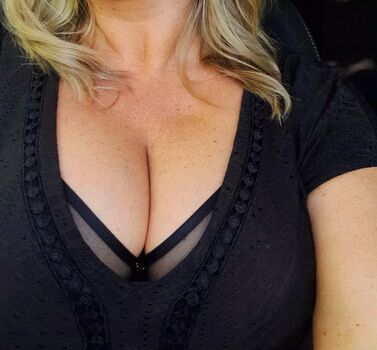 Full leaked Show your girlfriend private onlyfans photo