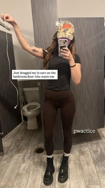 Full leaked Showing teeth private onlyfans photo