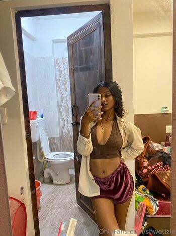 Full leaked Shwetizle private onlyfans photo