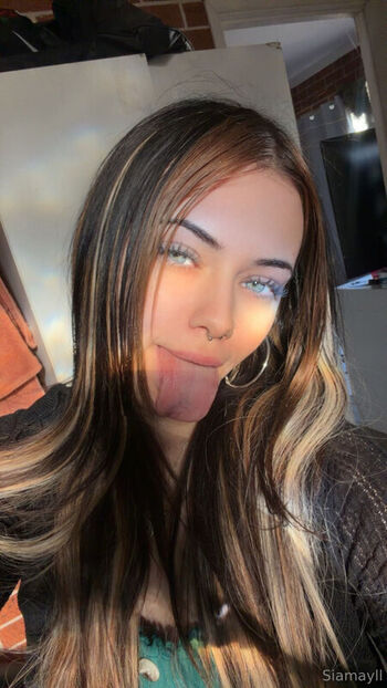 Full leaked Siamayll private onlyfans photo