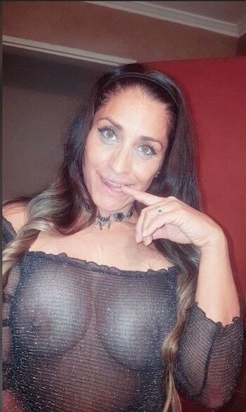 Silvia Patrixia Valpondi