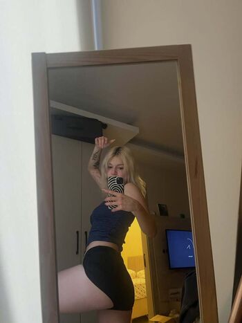 Full leaked Simlosssss private onlyfans photo