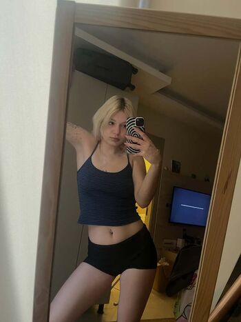 Full leaked Simlosssss private onlyfans photo