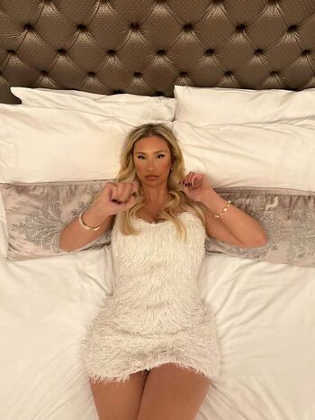 Full leaked Simonaaaab private onlyfans photo